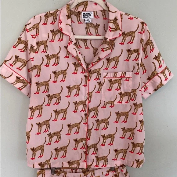 Bouffants & Broken Hearts Women’s Pink Cheetah in Heels Pajama Set Size Medium - Picture 2 of 10
